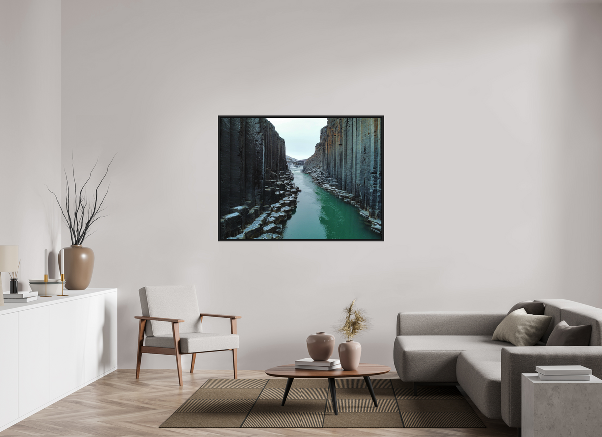140 x 105 cm, Caisse américaine alu dibond Into the Canyon — Iceland