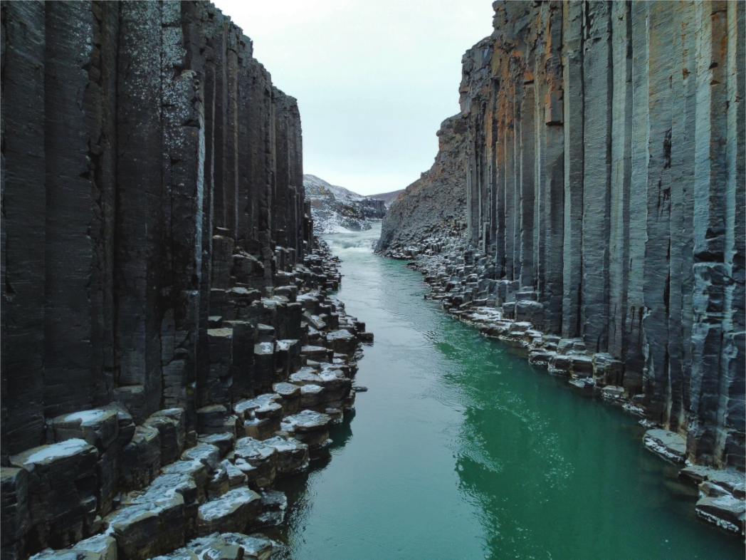 Main image Pneu the canyon - Iceland