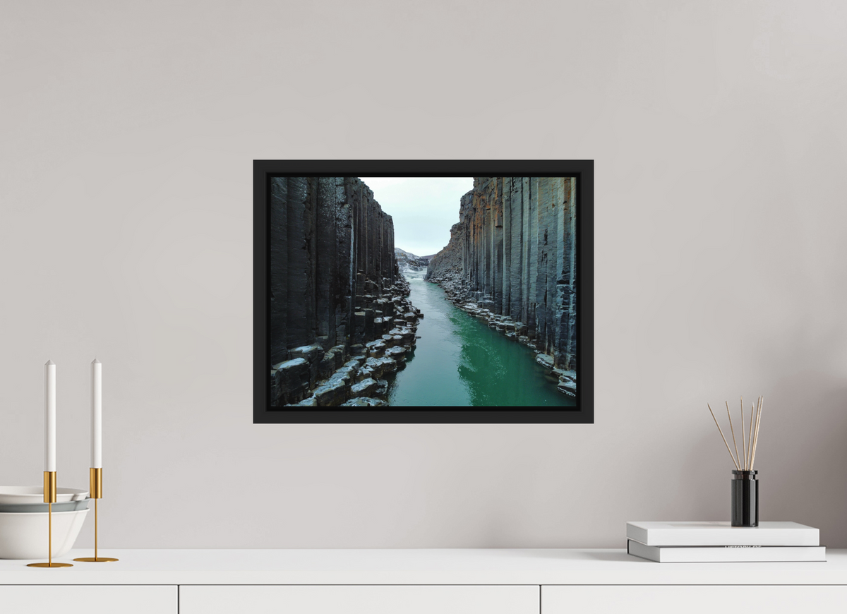 40 x 30 cm, Caisse américaine alu dibond Into the Canyon — Iceland