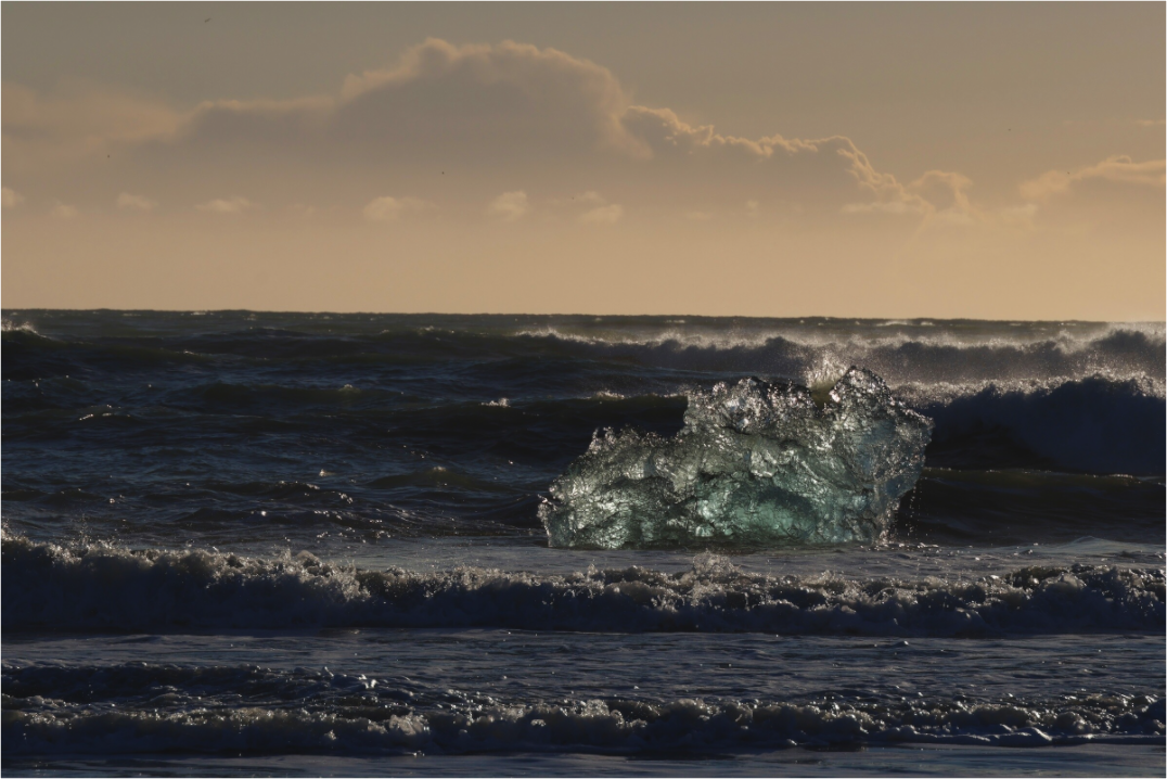 Main image Cast Adrift — Diamond Beach