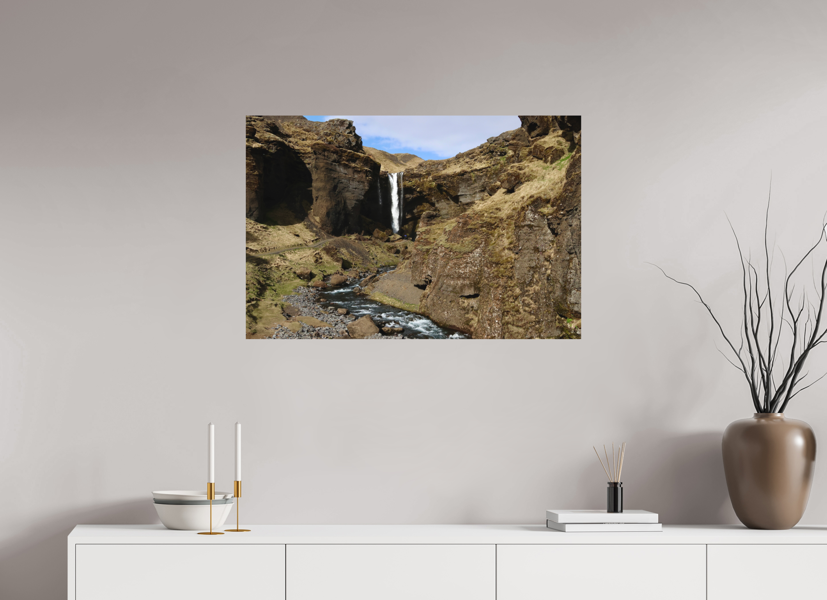 90 x 60 cm, Tirage photo mat Behind the falls - Iceland