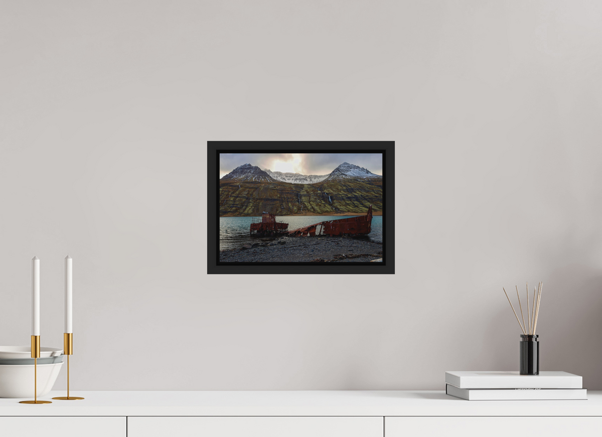 30 x 20 cm, Caisse américaine alu dibond Stranded in the fjord