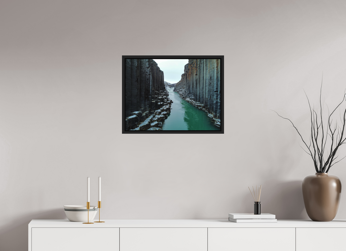 60 x 45 cm, Caisse américaine alu dibond Into the Canyon — Iceland