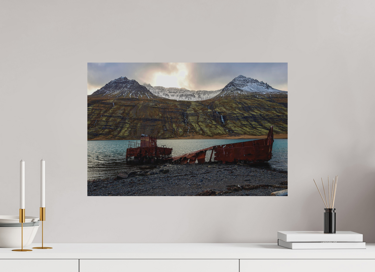 60 x 40 cm, Tirage Alu dibond Stranded in the fjord