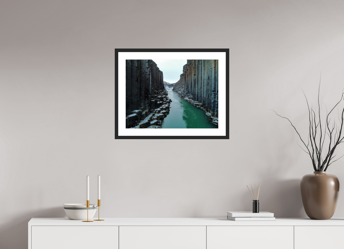 60 x 45 cm, Cadre avec passe partout Into the Canyon — Iceland