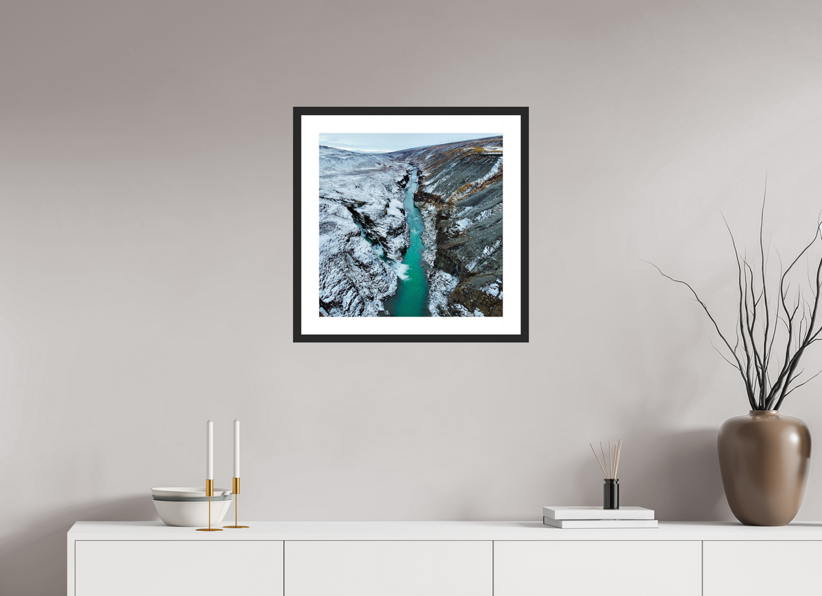 50 x 50 cm, Cadre avec passe partout Between Two Seasons — Iceland