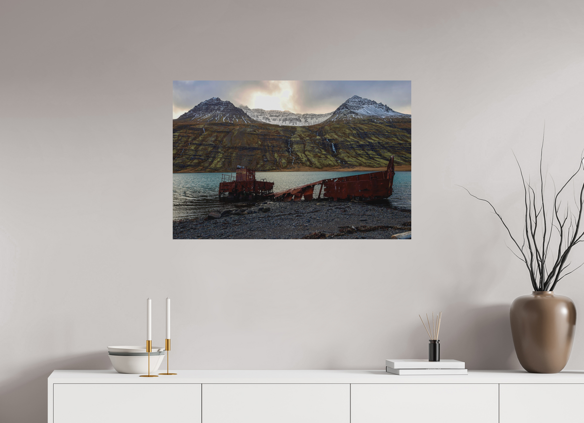 90 x 60 cm, Tirage Alu dibond Stranded in the fjord