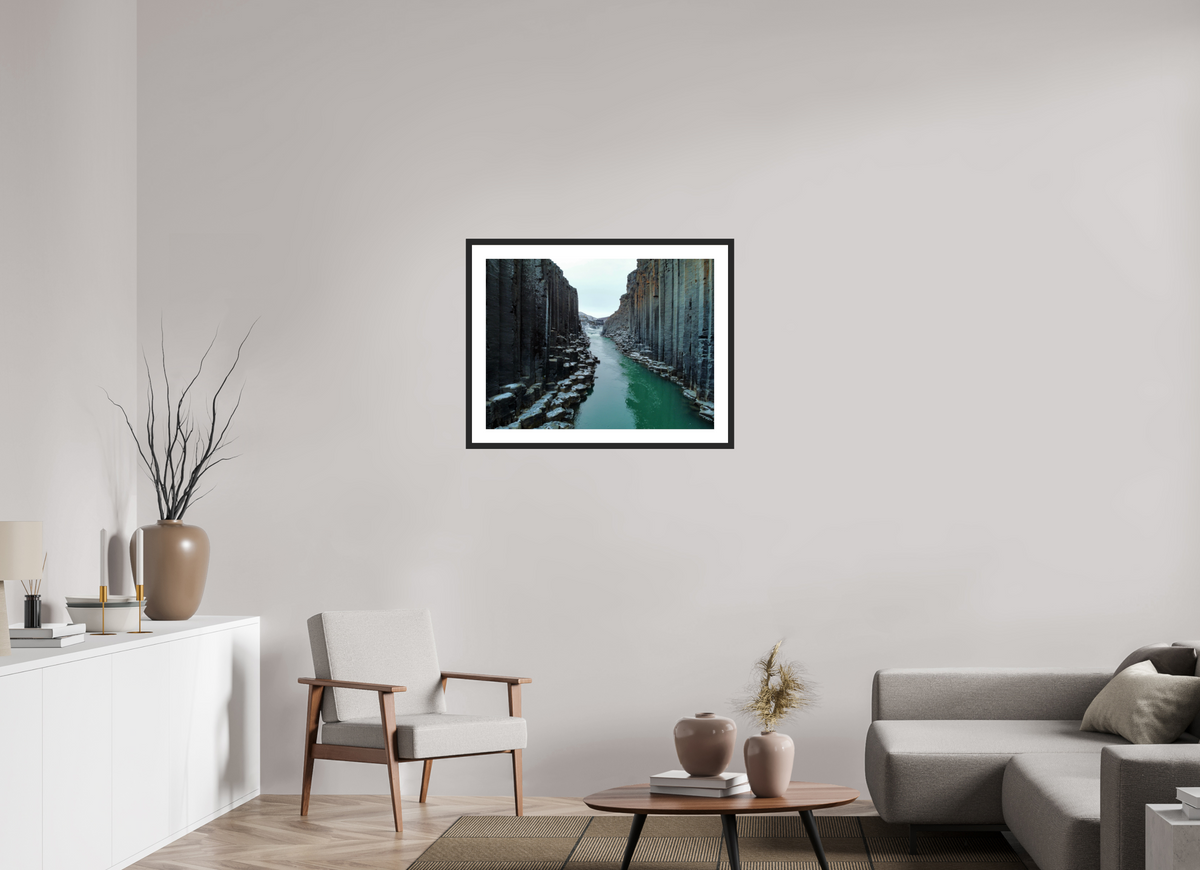 80 x 60 cm, Cadre avec passe partout Into the Canyon — Iceland